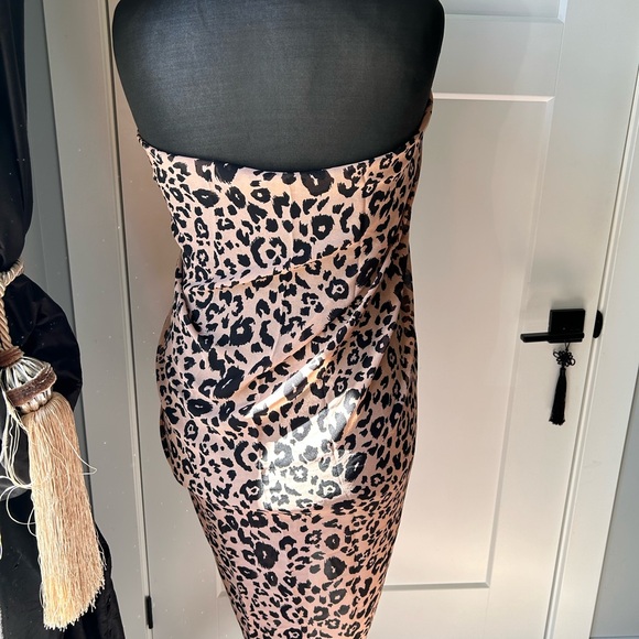 Leopard sarong and open back fringed top - Picture 11 of 11